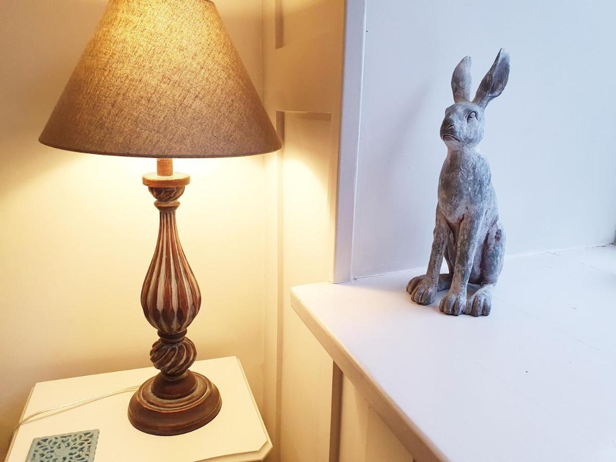 Pass The Keys The Pippins A Cotswold Cottage And Garden Parking Stow-on-the-Wold Esterno foto