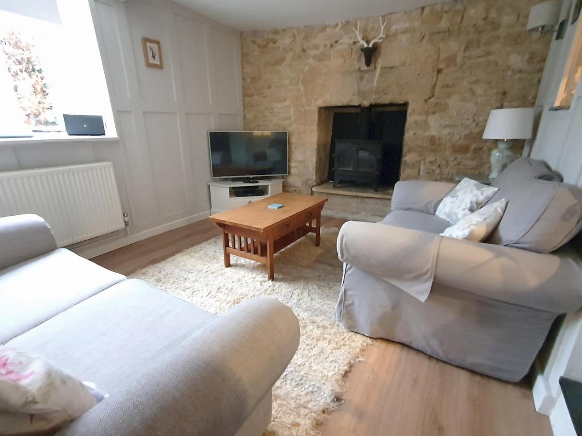 Pass The Keys The Pippins A Cotswold Cottage And Garden Parking Stow-on-the-Wold Esterno foto