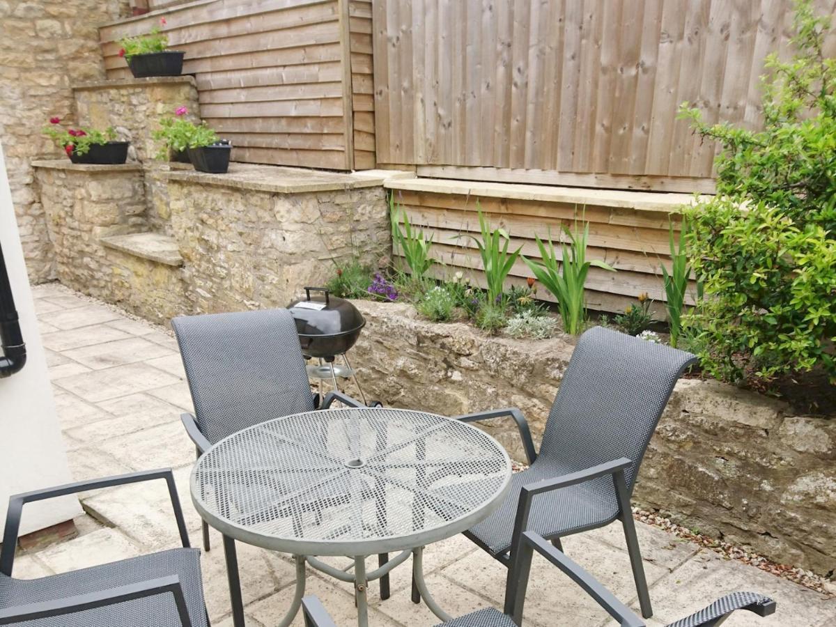 Pass The Keys The Pippins A Cotswold Cottage And Garden Parking Stow-on-the-Wold Esterno foto